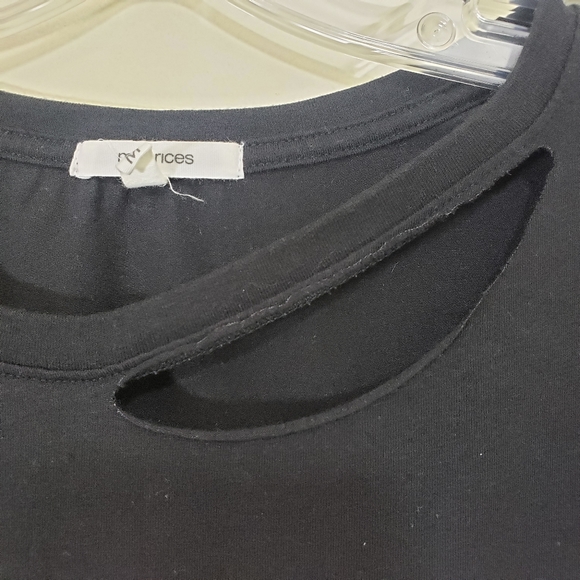 Maurices easy tiger graphic open neck short sleeve shirt woman's size me… - Picture 3 of 7